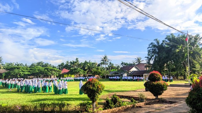 Semangat Nasionalisme, MTsN 2 Tanjung Jabung Timur Gelar Upacara Bendera