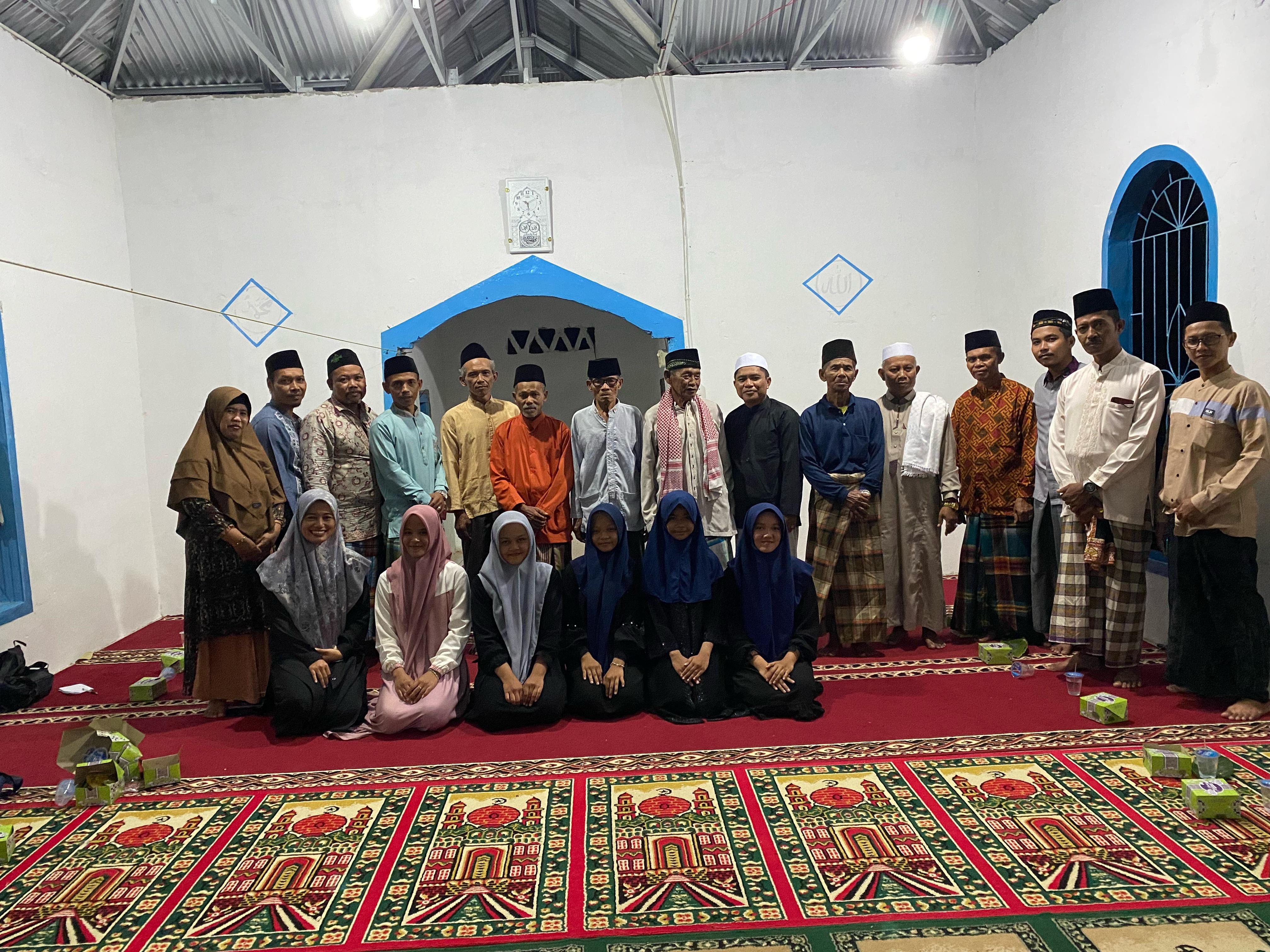 Safari Ramadan Hari Keempat MTsN 2 Tanjung Jabung Timur: Menguatkan Karakter Islami di Mushola SK 2 Lorong Jogja Safari Ramadan Hari Keempat MTsN 2 Tanjung Jabung Timur: Menguatkan Karakter Islami di Mushola SK 2 Lorong Jogja