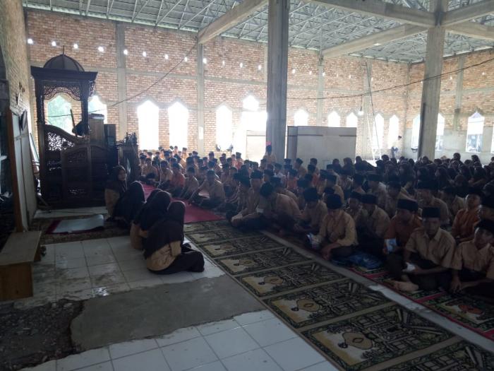 KEGIATAN MUHADARAH PERTAMA KEGIATAN MUHADARAH PERTAMA