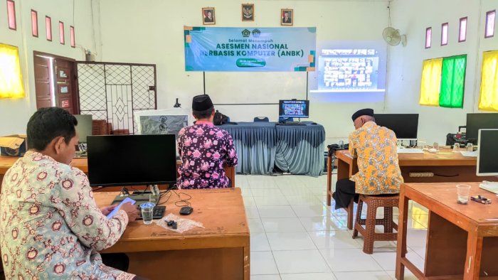Meningkatkan Kompetensi, Menguatkan Integritas: MTsN 2 Tanjabtim Hadir dalam Pembinaan Kemenag Jambi Meningkatkan Kompetensi, Menguatkan Integritas: MTsN 2 Tanjabtim Hadir dalam Pembinaan Kemenag Jambi