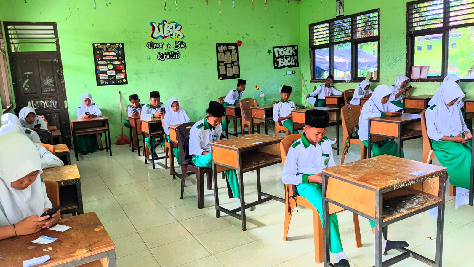MTsN 2 Tanjung Jabung Timur Laksanakan Asesmen Sumatif Semester Genap Berbasis Android