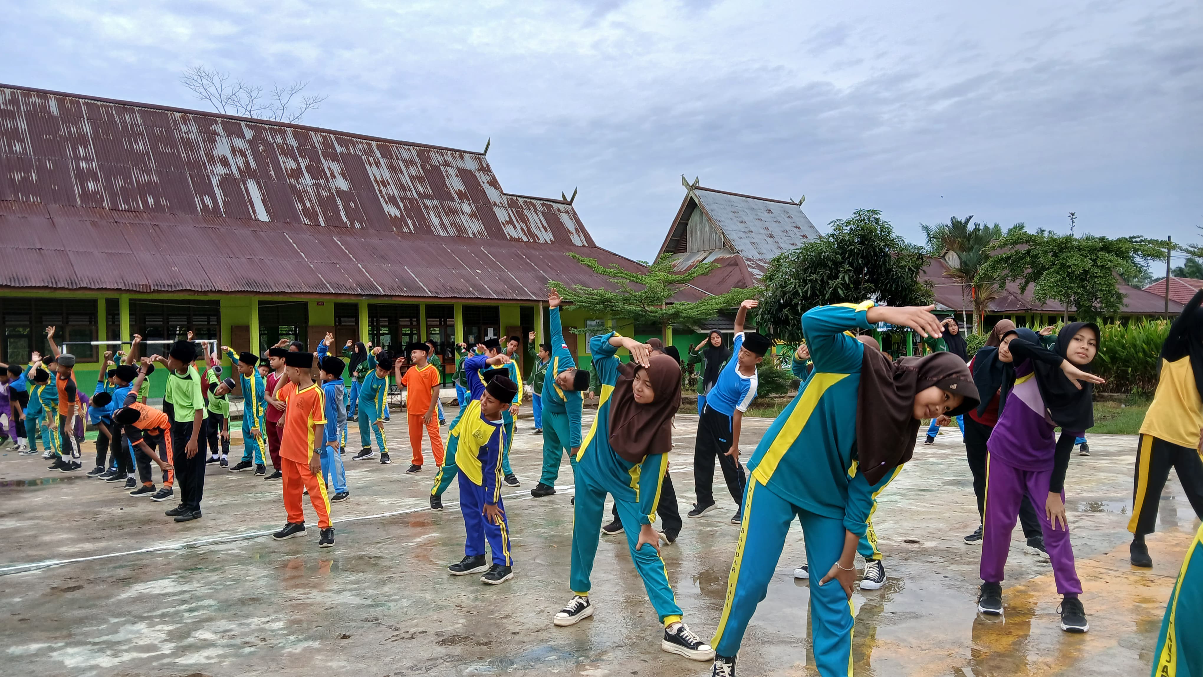 HARI KETIGA MATSAMA 2025: PENUTUP YANG MERIAH, SISWA BARU SIAP MELANGKAH DENGAN SEMANGAT BARU HARI KETIGA MATSAMA 2025: PENUTUP YANG MERIAH, SISWA BARU SIAP MELANGKAH DENGAN SEMANGAT BARU