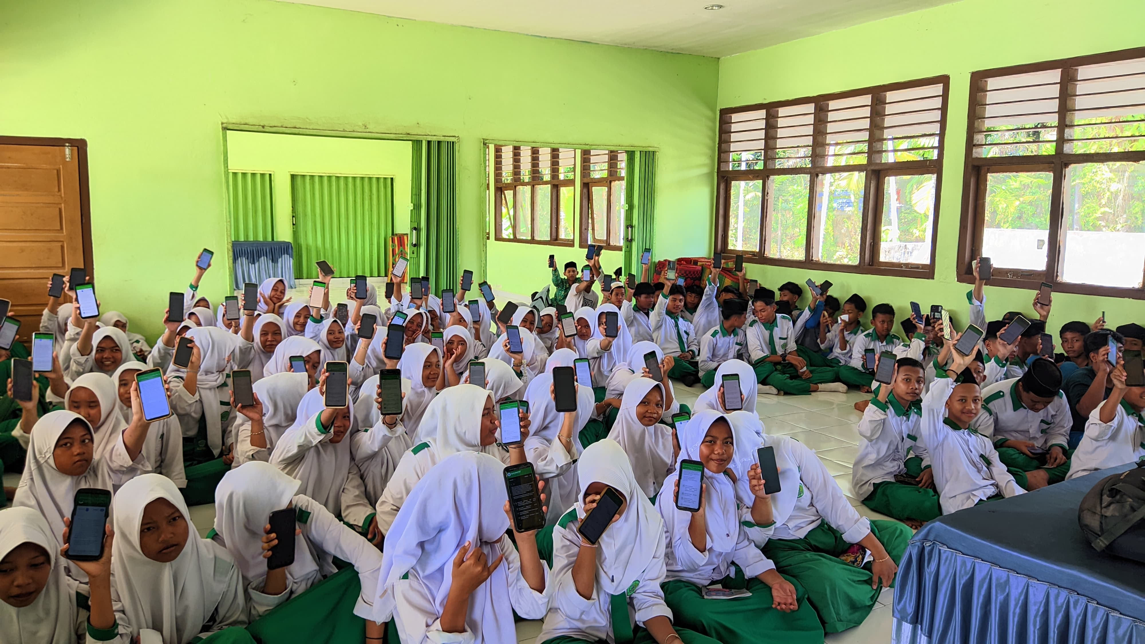 Simulasi Ujian Semester Genap Berbasis Android di MTsN 2 Tanjung Jabung Timur Berjalan Lancar