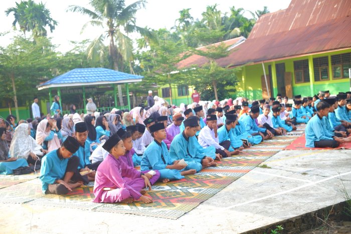 Syahdu Muhadarah MTsN 2: Dari Shalat Dhuha hingga Sholawat Nabi Syahdu Muhadarah MTsN 2: Dari Shalat Dhuha hingga Sholawat Nabi