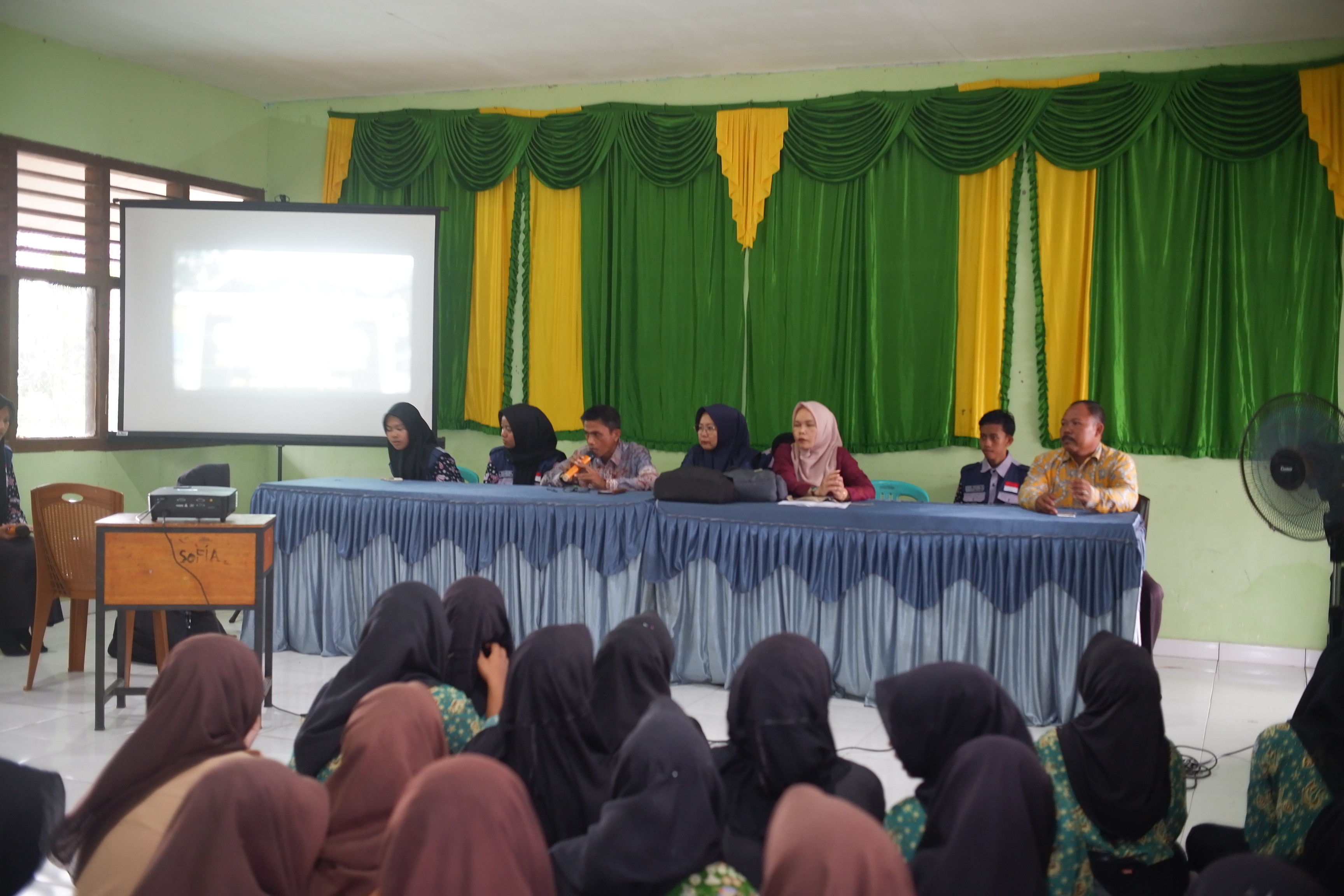 SMA Negeri 1 Tanjung Jabung Timur Gelar Sosialisasi SPMB di MTsN 2 Tanjung Jabung Timur