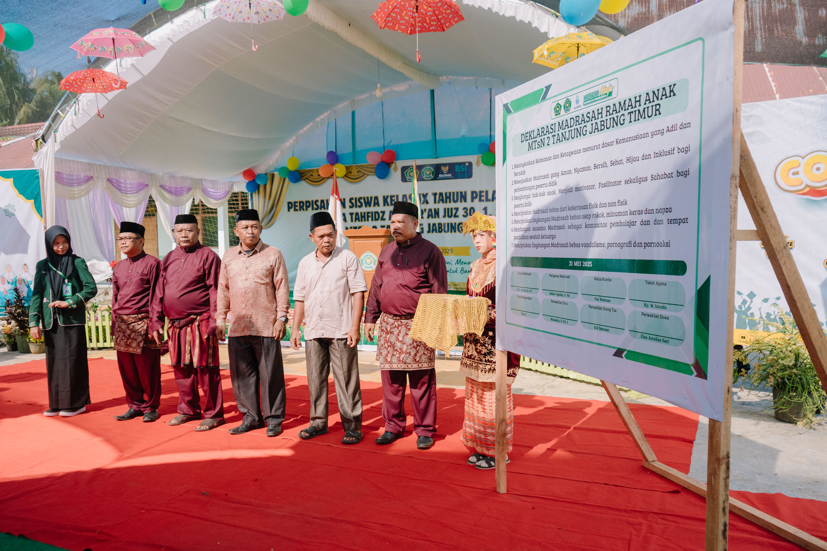 Wujud Nyata Madrasah Ramah Anak, MTsN 2 Tanjab Timur Teguhkan Komitmen Bersama Wujud Nyata Madrasah Ramah Anak, MTsN 2 Tanjab Timur Teguhkan Komitmen Bersama