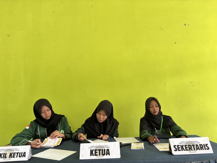 Satu Surat Suara, Seribu Harapan: Pemilihan OSIM MTsN 2 Tanjabtim Sukses Digelar Satu Surat Suara, Seribu Harapan: Pemilihan OSIM MTsN 2 Tanjabtim Sukses Digelar