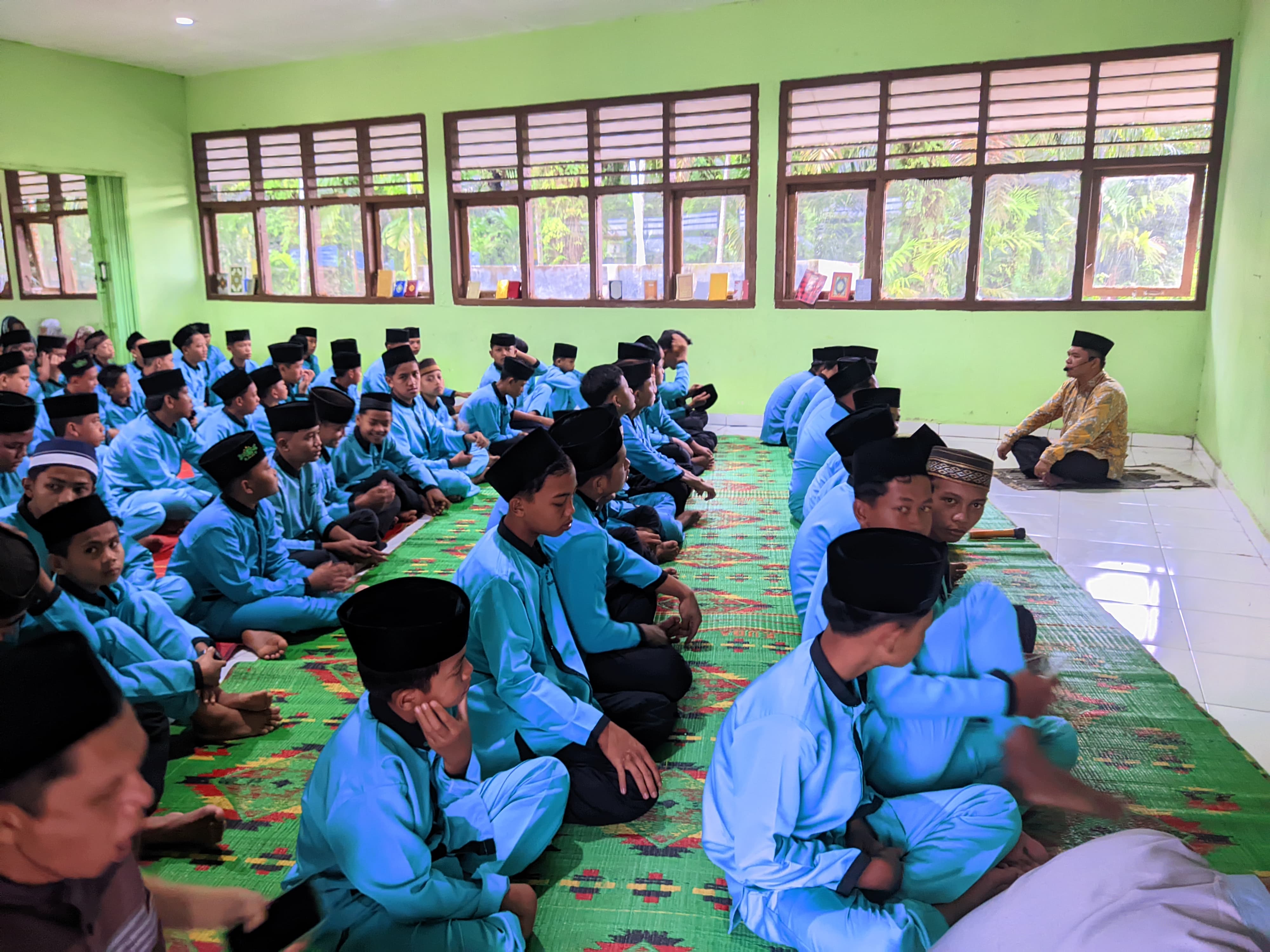 Kebersamaan dalam Ibadah: MTsN 2 Tanjung Jabung Timur Gelar Sholat Dhuha Berjamaah dan Pembacaan Yasin-Tahlil