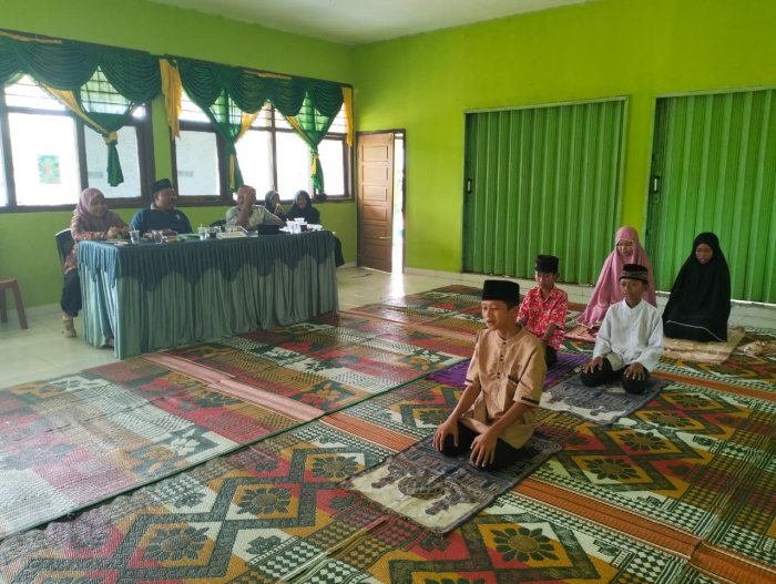 Lomba Praktik Sholat Berjamaah Warnai Kegiatan Class Meeting MTsN 2 Tanjung Jabung Timur Lomba Praktik Sholat Berjamaah Warnai Kegiatan Class Meeting MTsN 2 Tanjung Jabung Timur