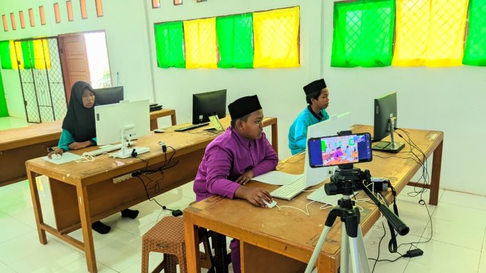 Sembilan Siswa MTsN 2 Tanjung Jabung Timur Ikuti Islamic Science Olympiade (ISO) 2025 Secara Daring