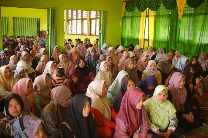 Pembagian Rapor MTsN 2 Tanjung Jabung Timur Berlangsung Tertib dan Lancar