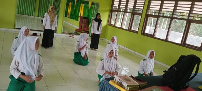 Irama dan Gerak: Ekstra Tari Warnai Semangat Seni di MTsN 2 Tanjung Jabung Timur