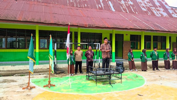 Apel Pembukaan LDKO MTsN 2 Tanjung Jabung Timur Resmi Dibuka oleh Kepala Madrasah Apel Pembukaan LDKO MTsN 2 Tanjung Jabung Timur Resmi Dibuka oleh Kepala Madrasah