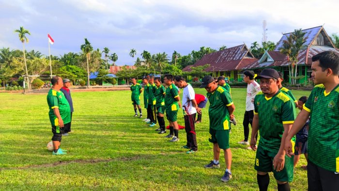 Panaskan Semangat Jelang HUT PGRI, KKM Terpadu Madu Jaya Kompak Berlatih di MTsN 2 Tanjung Jabung Timur Panaskan Semangat Jelang HUT PGRI, KKM Terpadu Madu Jaya Kompak Berlatih di MTsN 2 Tanjung Jabung Timur