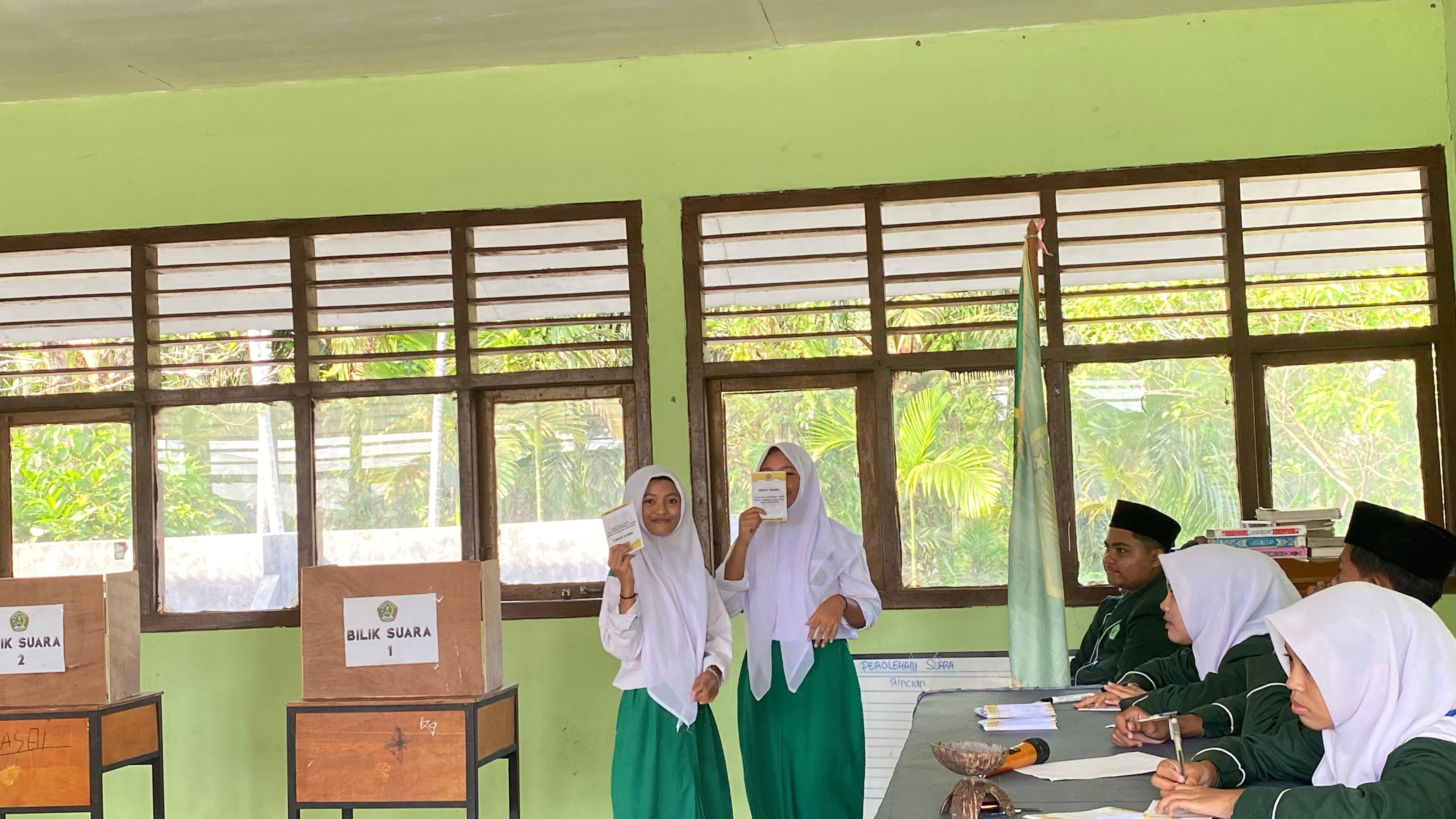 Pemilihan Ketua dan Wakil Ketua OSIM MTsN 2 Tanjung Jabung Timur Berlangsung Demokratis, Paslon 04 Raih Kemenangan Telak