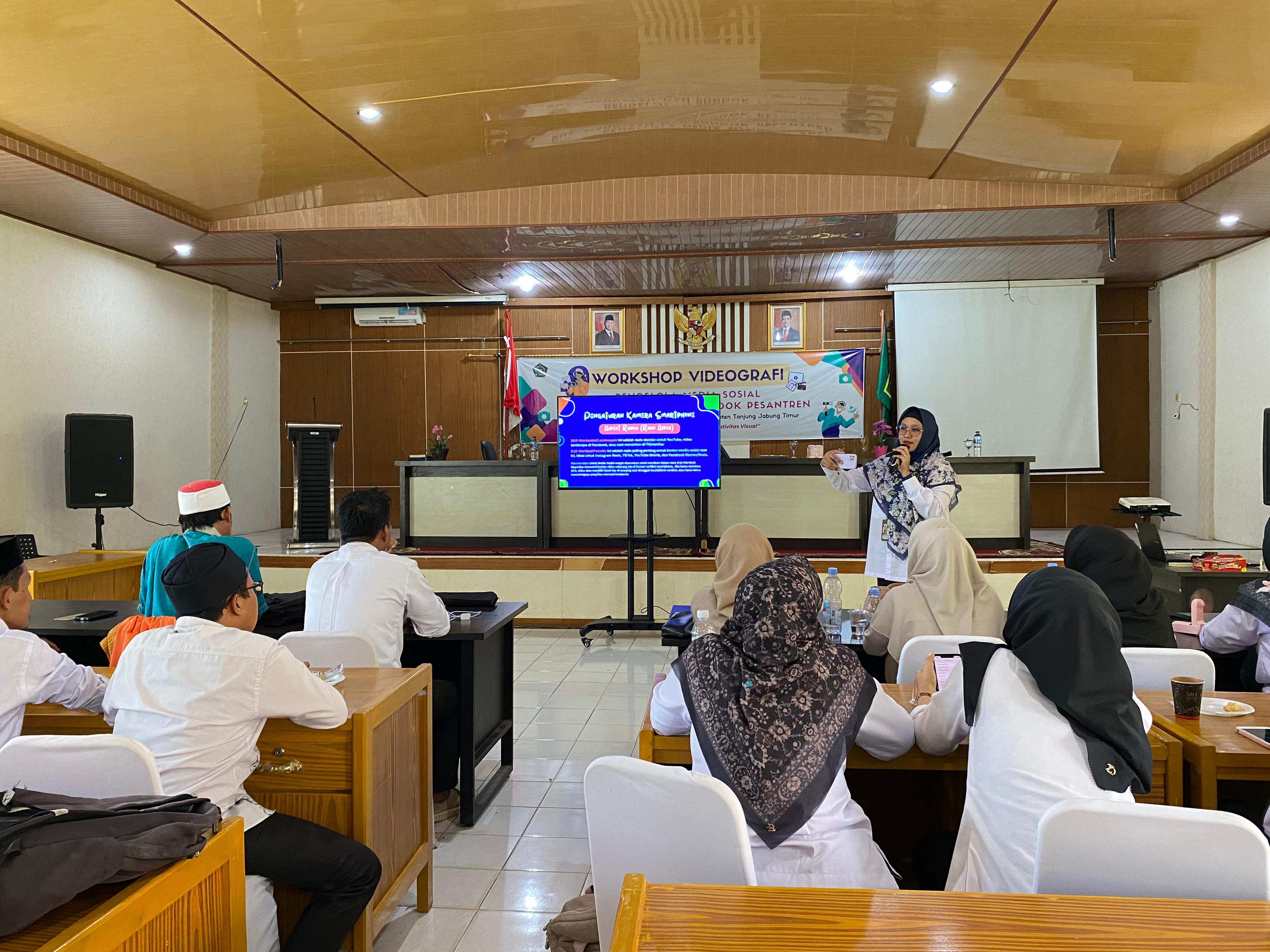 Tingkatkan Kualitas Konten, MTsN 2 Tanjab Timur Ikut Pelatihan Videografi Bersama Kemenag Tingkatkan Kualitas Konten, MTsN 2 Tanjab Timur Ikut Pelatihan Videografi Bersama Kemenag