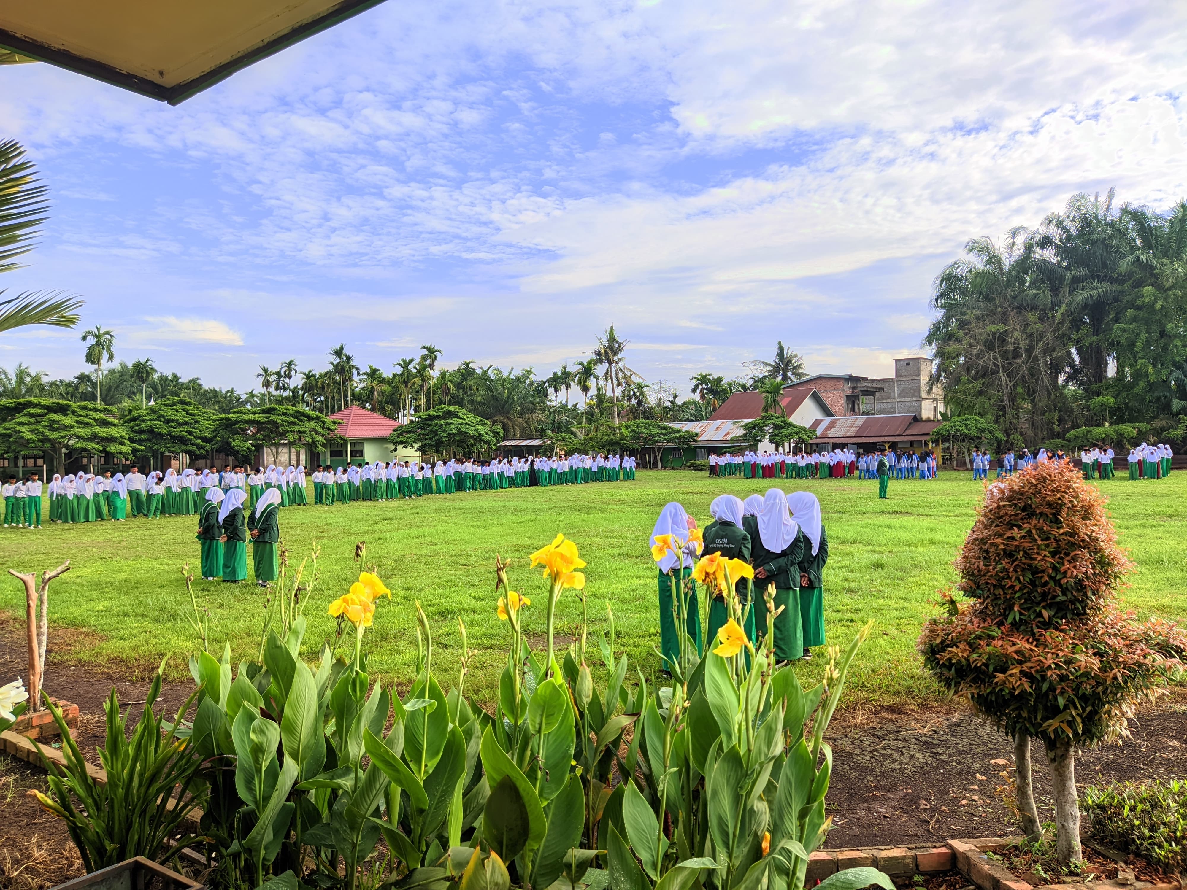 Upacara Peringatan Hari Kesaktian Pancasila di MTsN 2 Tanjung Jabung Timur Berlangsung Khidmat