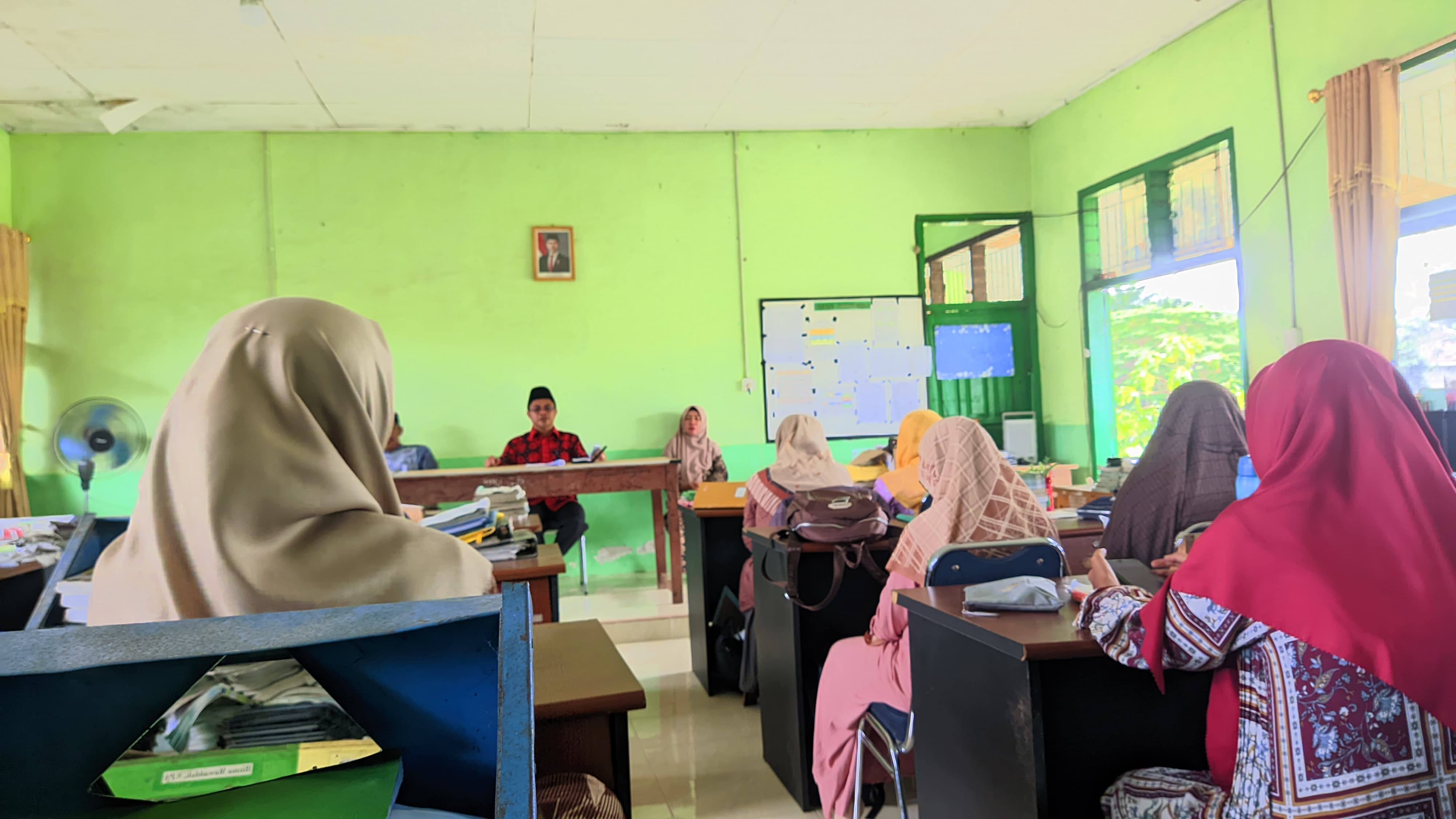 RAPAT KOORDINASI PERSIAPAN UJIAN AKHIR, PERPISAHAN, DAN TSANDU EXPO 2025 DI MTsN 2 TANJUNG JABUNG TIMUR RAPAT KOORDINASI PERSIAPAN UJIAN AKHIR, PERPISAHAN, DAN TSANDU EXPO 2025 DI MTsN 2 TANJUNG JABUNG TIMUR