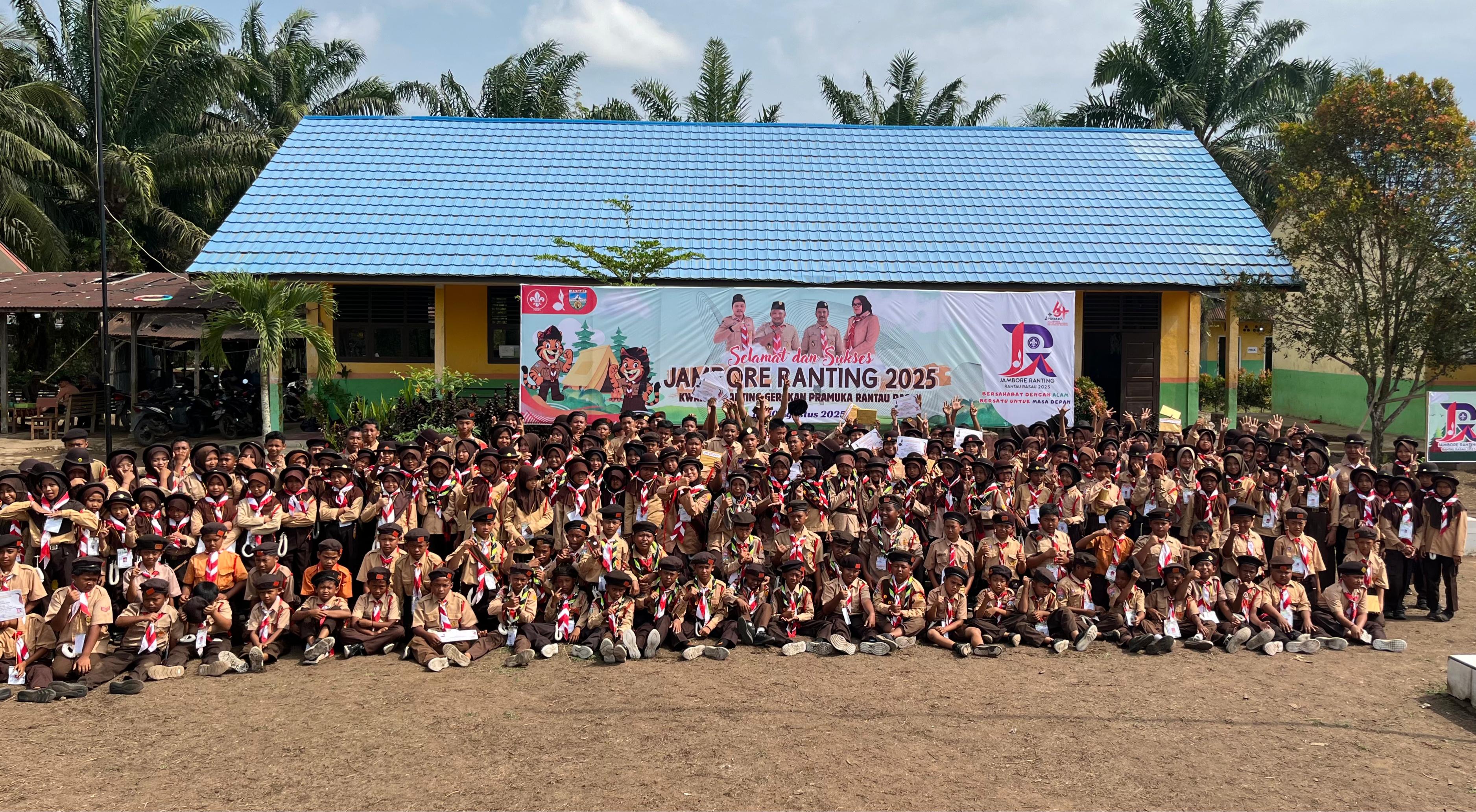 Tim Pramuka MTsN 2 Tanjung Jabung Timur Ikuti Jambore Ranting Kecamatan Rantau Rasau
