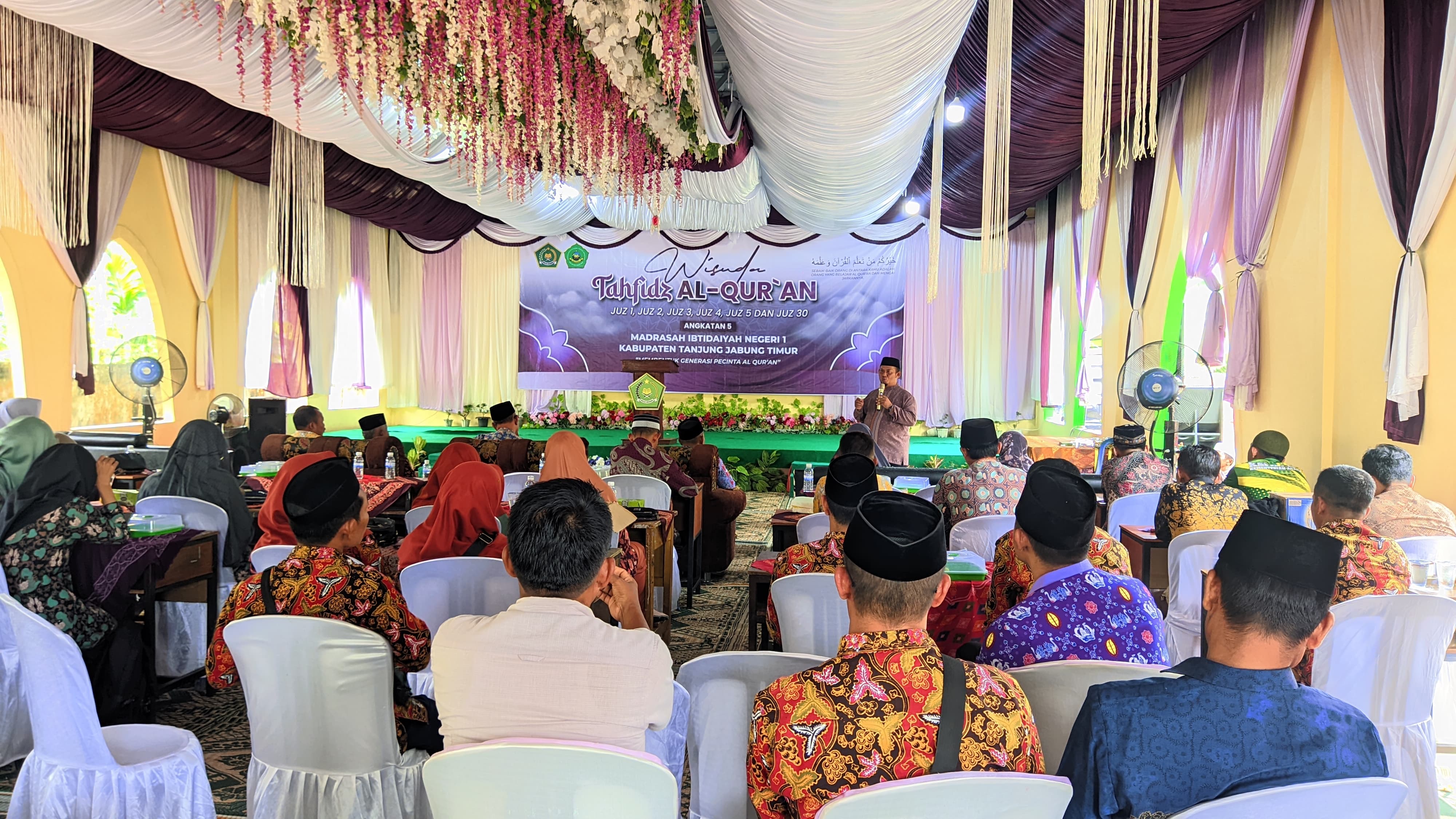 Silaturahmi dan Temu Kangen Majelis Guru Madrasah Terpadu Rantau Rasau Bersama Tokoh Inisiator, Drs. H. Umar Mahmud, M.Pd Silaturahmi dan Temu Kangen Majelis Guru Madrasah Terpadu Rantau Rasau Bersama Tokoh Inisiator, Drs. H. Umar Mahmud, M.Pd