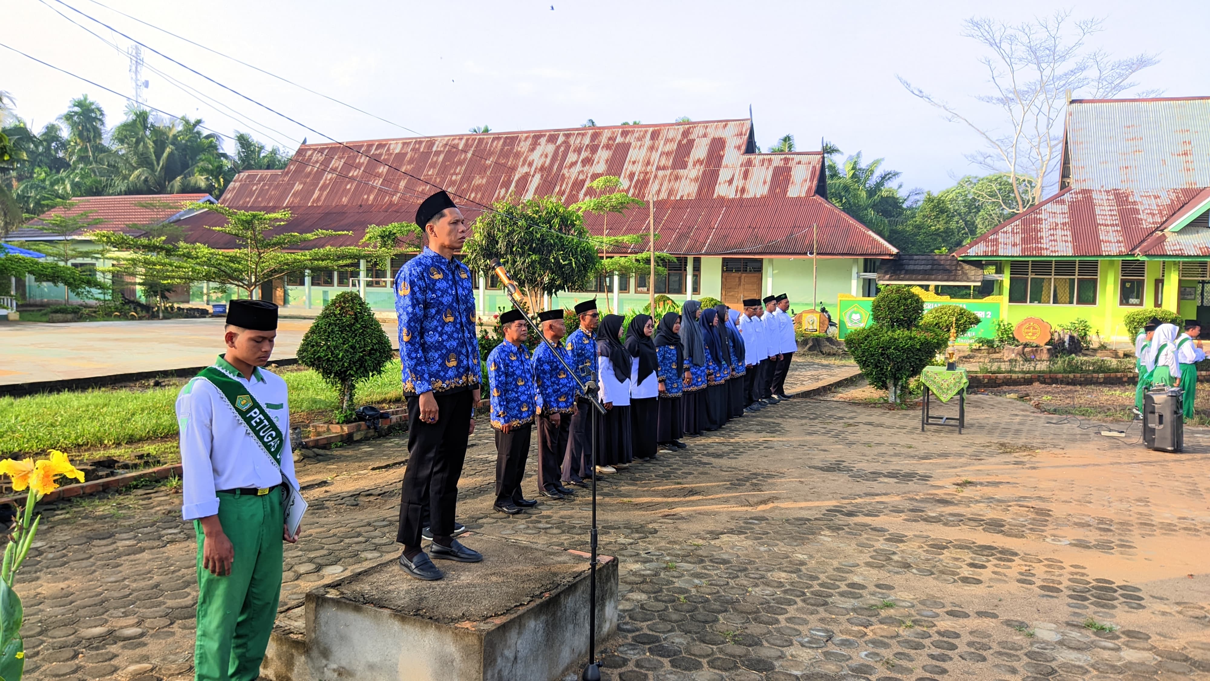 Upacara Bendera Berlangsung Khidmat, Menumbuhkan Semangat Nasionalisme Upacara Bendera Berlangsung Khidmat, Menumbuhkan Semangat Nasionalisme