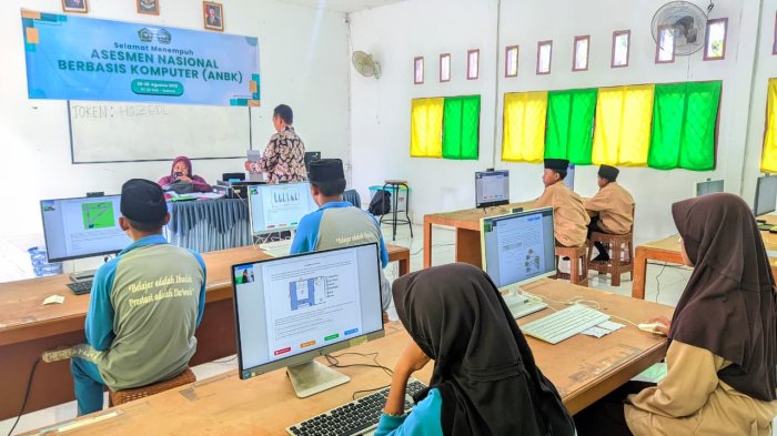 Hari Terakhir ANBK di MTsN 2 Tanjung Jabung Timur Berjalan Sukses