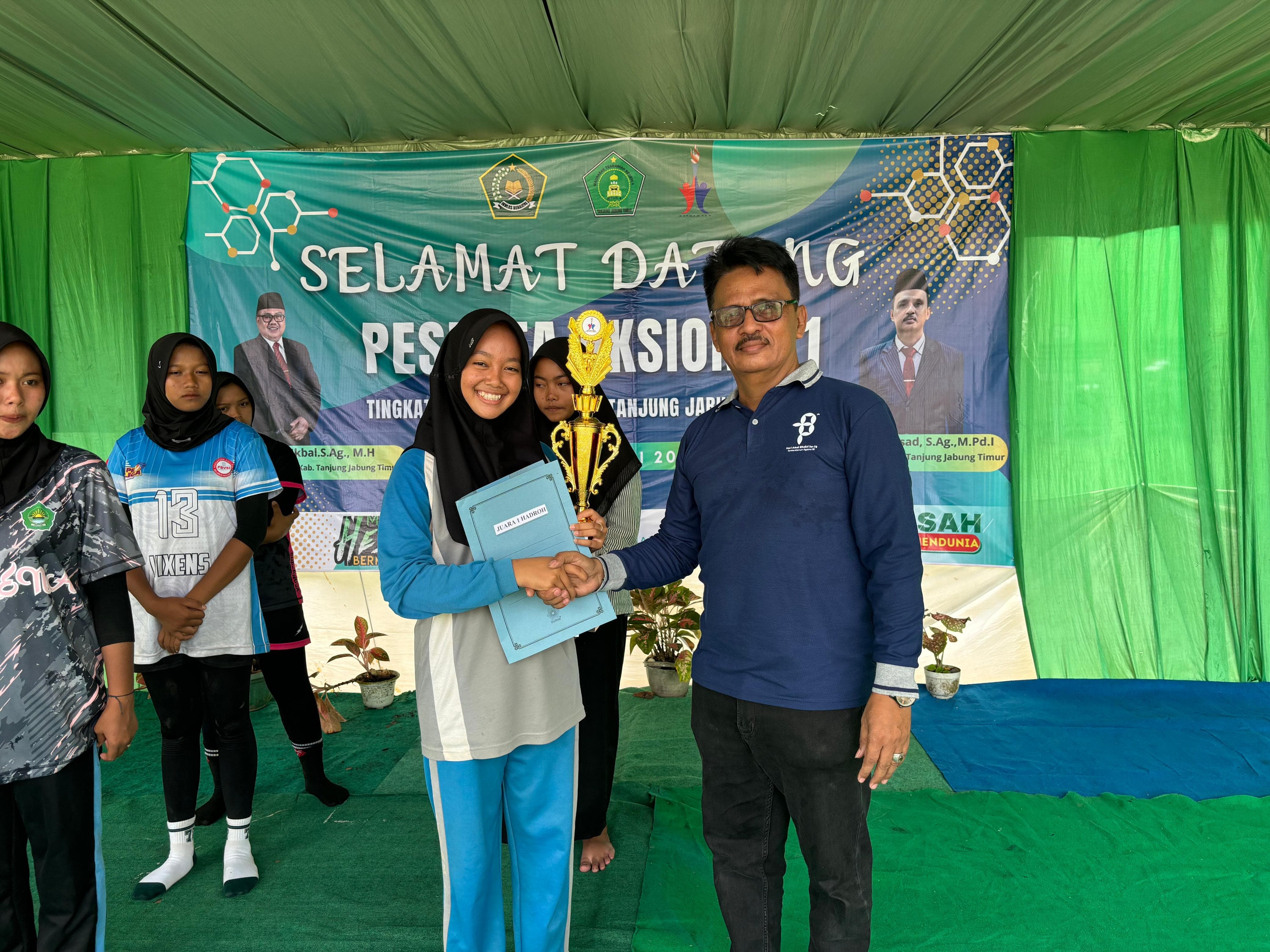MTsN 2 Tanjung Jabung Timur Sabet Juara 1 Hadroh di Aksioma 2025 MTsN 2 Tanjung Jabung Timur Sabet Juara 1 Hadroh di Aksioma 2025