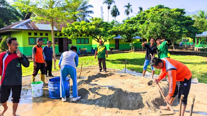 Bersama Membangun, Lapangan Voli MTsN 2 TJT Diperbaiki
