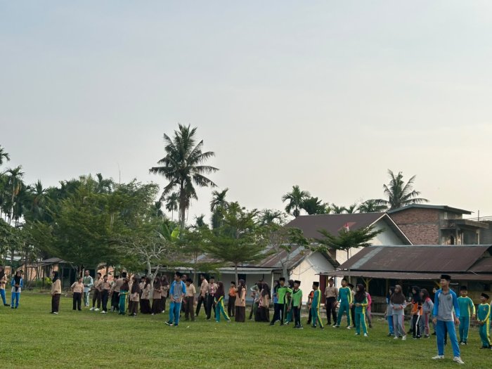 MTsN 2 Tanjung Jabung Timur Gelar Senam Kesehatan Jasmani untuk Tingkatkan Kebugaran dan Semangat Belajar Siswa MTsN 2 Tanjung Jabung Timur Gelar Senam Kesehatan Jasmani untuk Tingkatkan Kebugaran dan Semangat Belajar Siswa