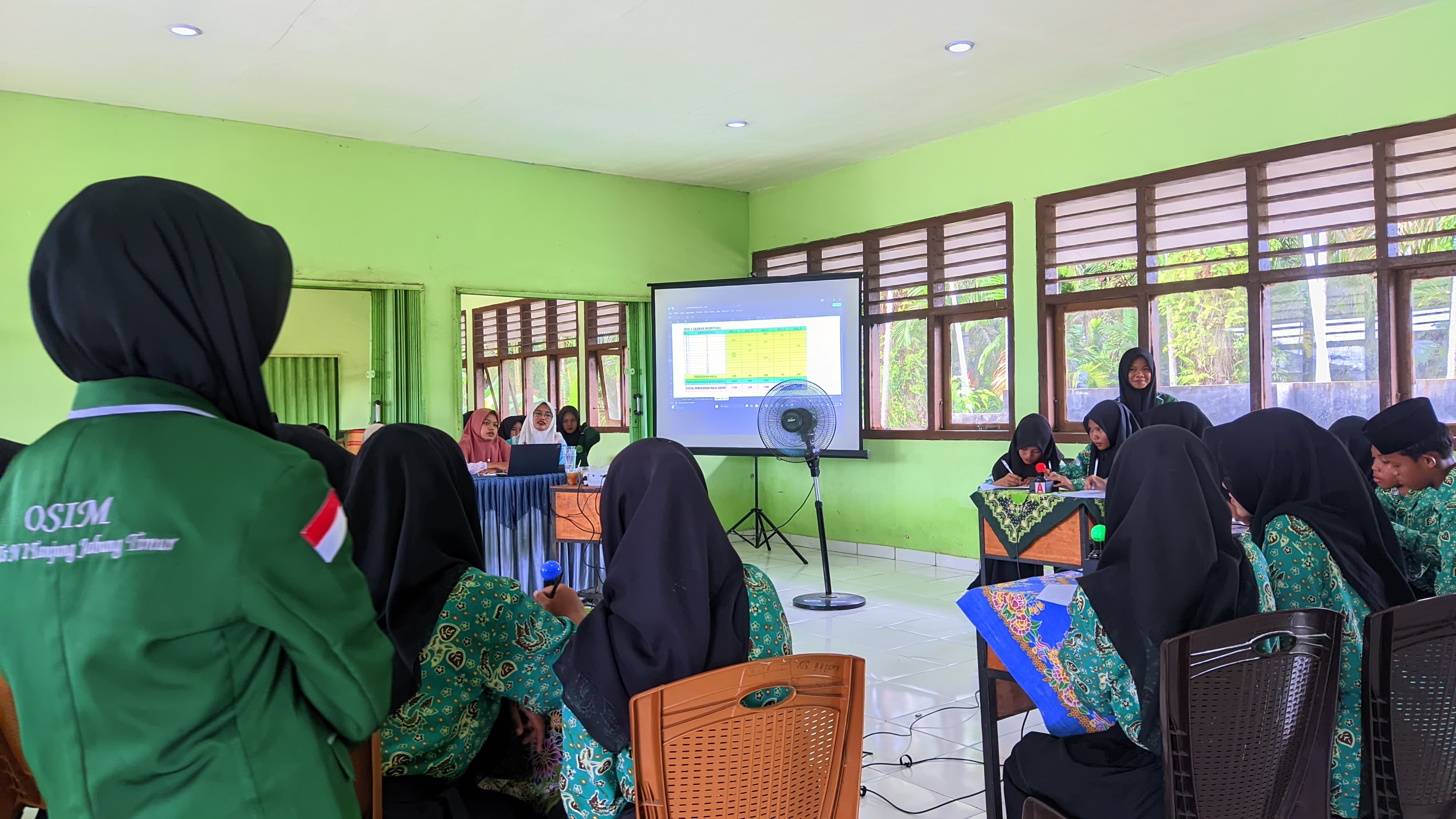 Hari Kelima Class Meeting: Lomba Cerdas Cermat Uji Wawasan dan Kekompakan Siswa